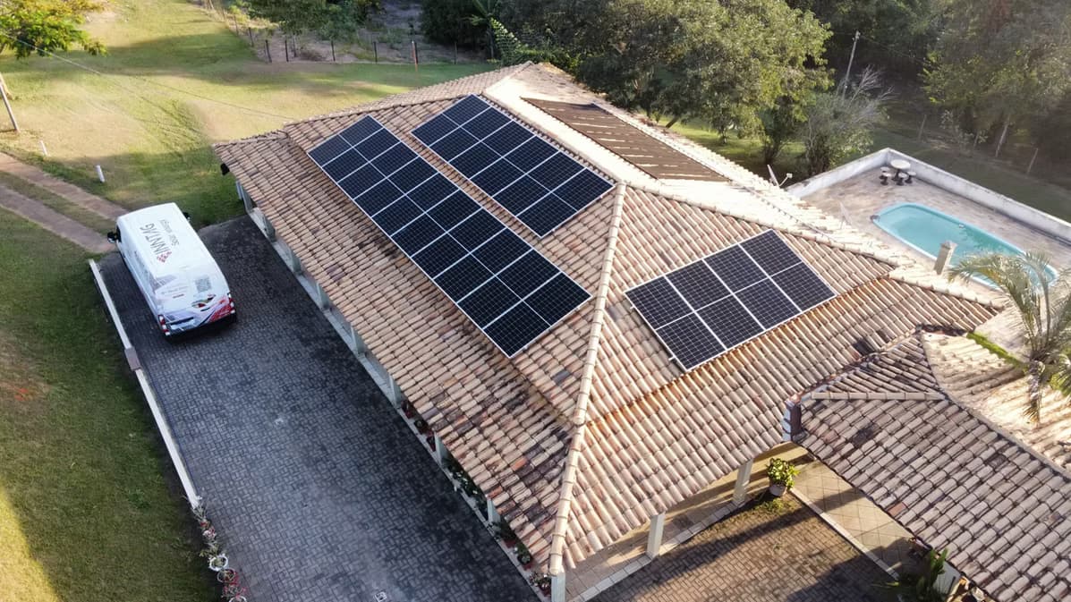 Casa de alto padrão com energia solar